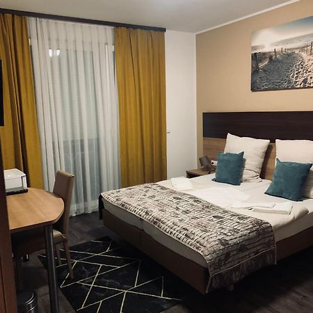 Hotel Pizzeria Da Beni Kochersteinsfeld Ngoại thất bức ảnh
