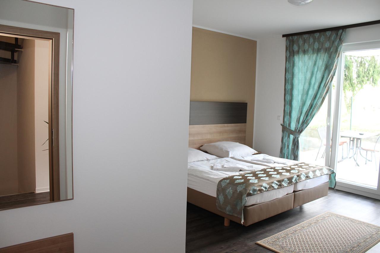 Hotel Pizzeria Da Beni Kochersteinsfeld Ngoại thất bức ảnh