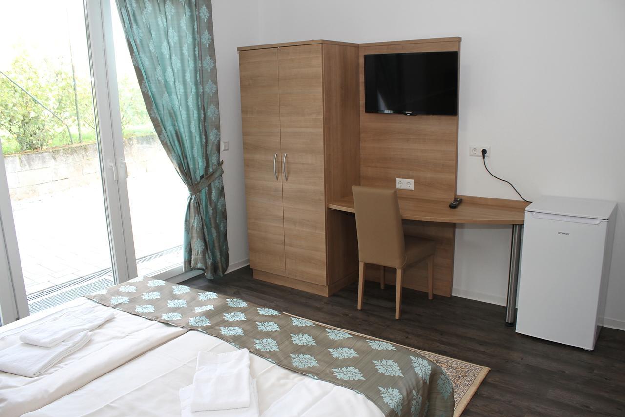 Hotel Pizzeria Da Beni Kochersteinsfeld Ngoại thất bức ảnh