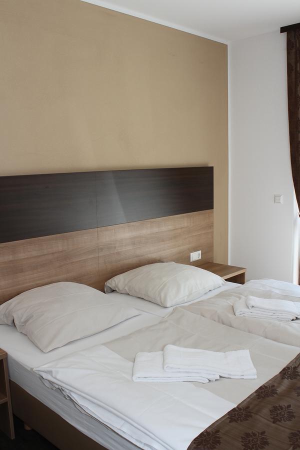 Hotel Pizzeria Da Beni Kochersteinsfeld Ngoại thất bức ảnh